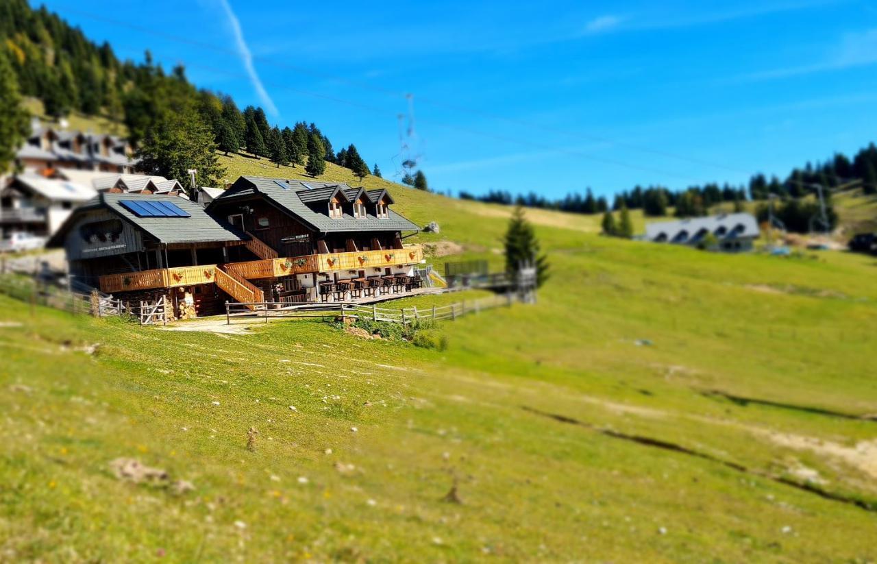 Hotel Ekoturizem Vizencar à Cerklje na Gorenjskem Extérieur photo