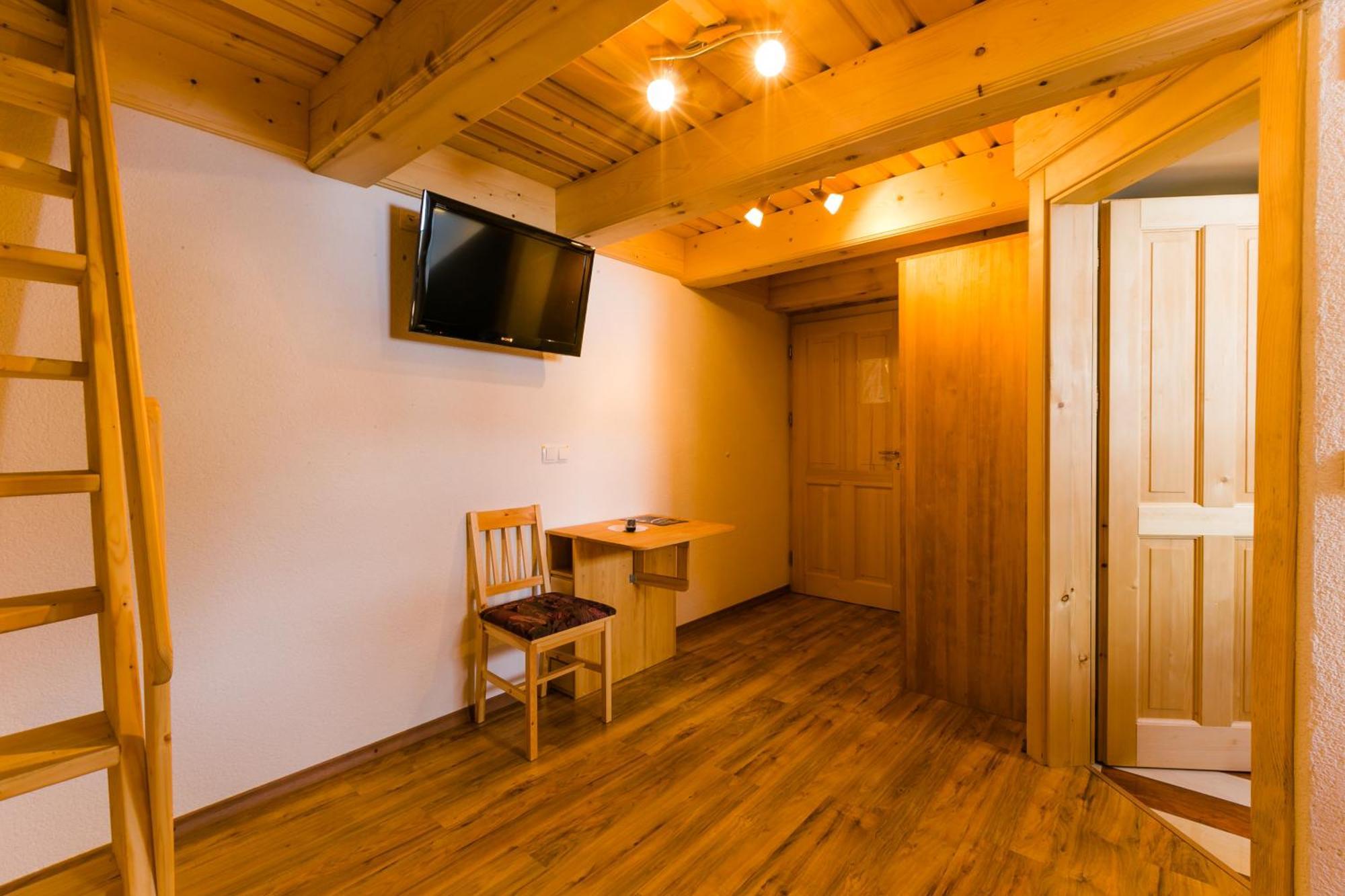 Hotel Ekoturizem Vizencar à Cerklje na Gorenjskem Extérieur photo